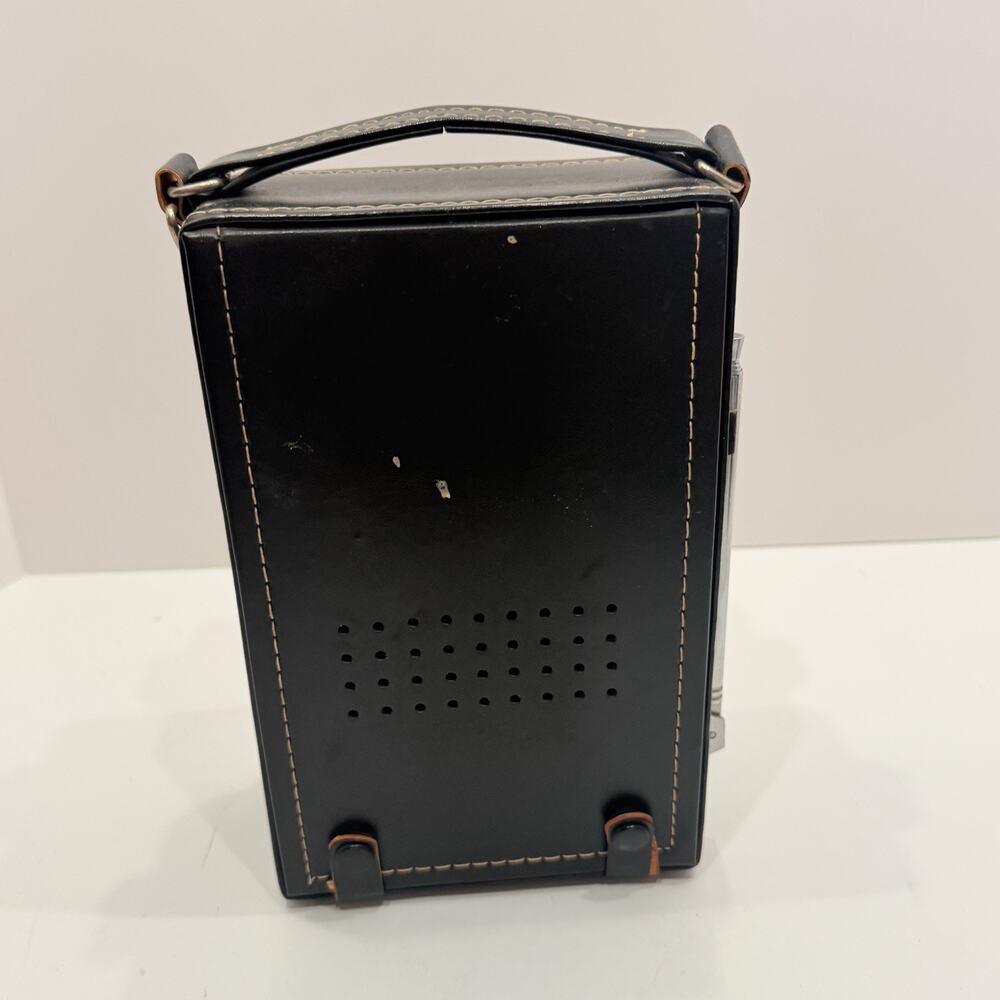 DHC Solid State Battery-Electric AM/FM/AFC Radio Leather Style Case And Handle - Picture 5 of 6